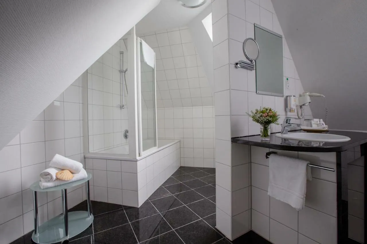 Seehotel Niedernberg - Das Dorf Am See 4*,  Germany